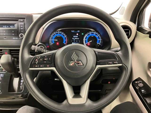 ハンドルも目立った傷や汚れなどはありません。