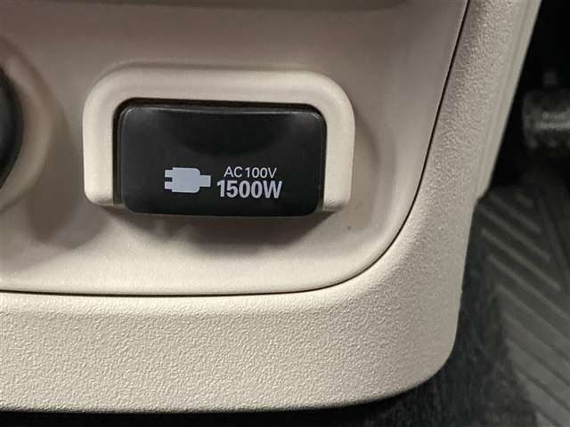 キャンプに行ったり、旅行に行ったりした時に、家電製品を使いたいこともあるはず。AC100Vがありますので、ドライヤーなどの家電製品も使えて便利ですね。