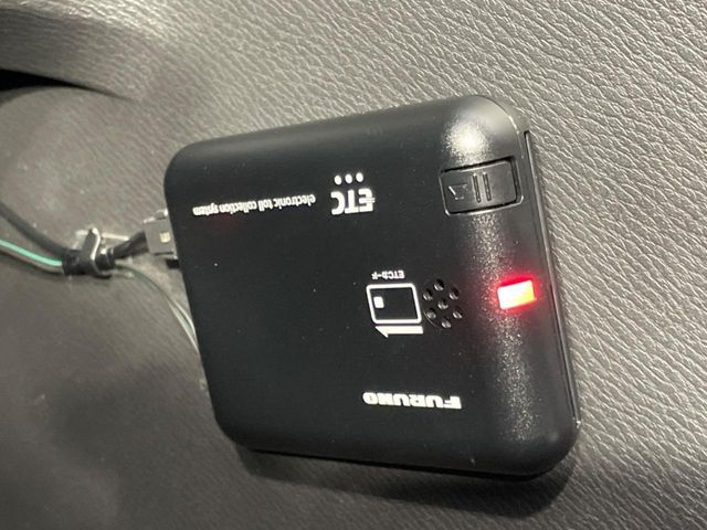【ETC】高速道路の料金所をストレスなく通過！話題のスポットやサービスエリアに多い「スマートIC」利用時は必須のアイテムです。当店でセットアップを実施、ご納車当日からすぐにご利用いただけます！