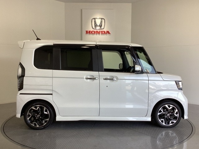 購入後も自社指定整備工場完備でお客様の愛車をしっかりサポート致します！御納車時には安全かつ安心してお乗り頂けるようホンダ専門知識を持つ整備スタッフが点検・整備・装備も説明をしてお渡ししております。