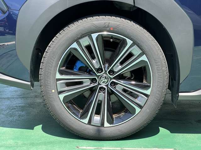 ★納車前に、専属のクリーニングスタッフが、ピッカピカにクリーニングして納車いたします！もちろん、ピッカピカの状態でお渡しするクリーニング費用も支払総額に含まれています！