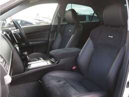 ハーフレザーシート装備☆内装ももちろんクリーンナップ済みですので気持ちよくお使いいただければと思います！