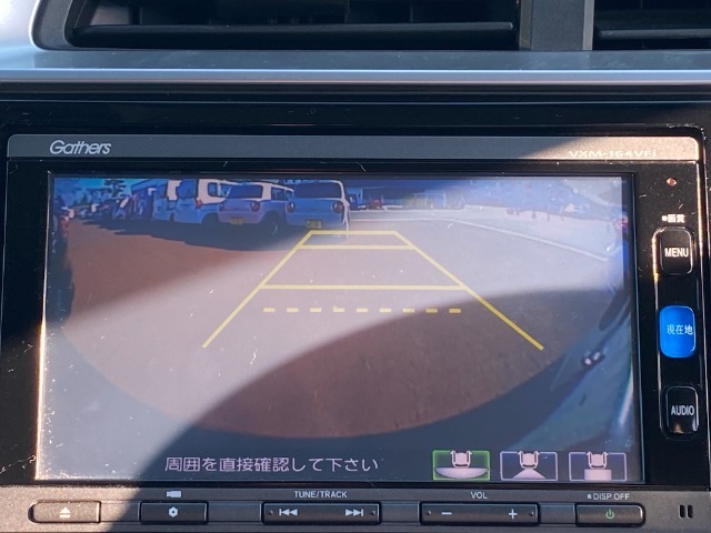 Honda純正ならではの見やすいバックカメラを装着しております◎駐車時の安心感が高まりますね！