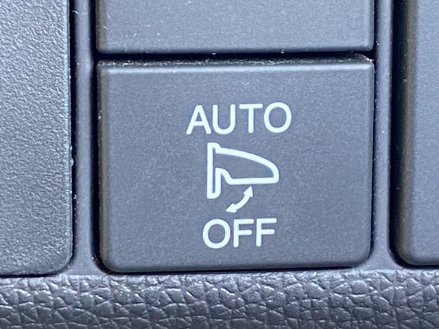 車両ドアロックと連動してドアミラーを自動で格納する【オートリトラーミラー】機能を搭載してます◎
