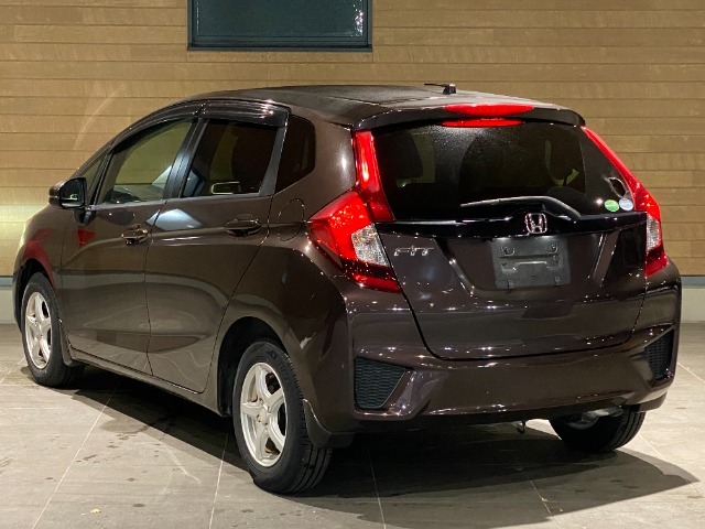 当店中古車には車両価格の中に最長2年間のHonda中古車保証が既に含まれています◎保証期間中は、どれだけ走って頂いても保証が切れることはありません♪※中古車のグレードにより保証期間は変わります。