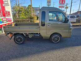 店頭販売もしております。先に在庫がなくなってしまうこともございます。気になるお車はまずお問合せくださいませ。