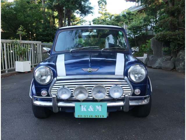 ご購入、輸入車が初めてのお客様もご安心ください。分からないことは当店スタッフがご説明いたします。03-5746-9215までお気軽にお問い合わせください