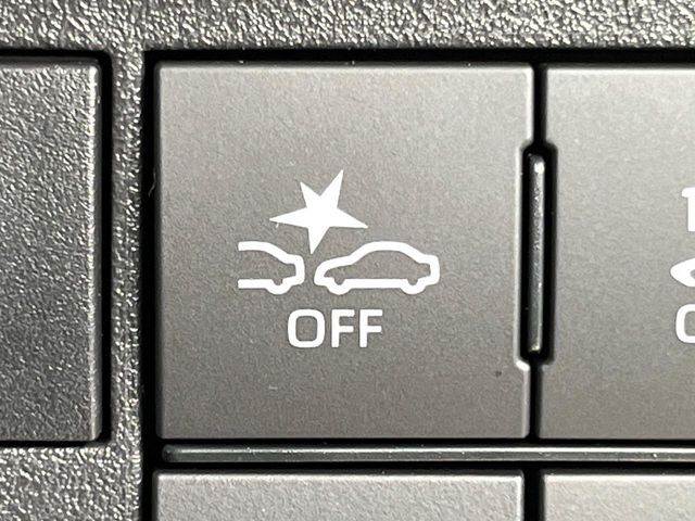 【スマートアシスト】走行中に前方の車両等を認識し、衝突しそうな時は警報とブレーキで衝突回避と被害軽減をアシスト。より安全にドライブをお楽しみいただけます。