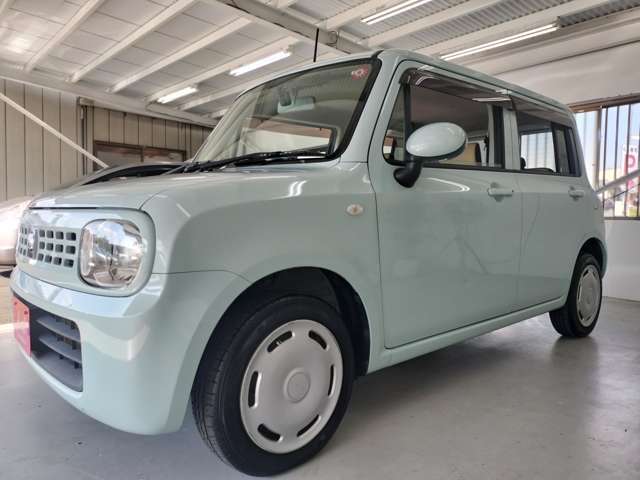 【雨の日も大丈夫】　雨の日は中古車は選びにくいですよね。でも当店なら安心。電話予約を頂ければ屋根下へ移動しておきます。雨でもじっくりご覧いただけますヨ(^^)v