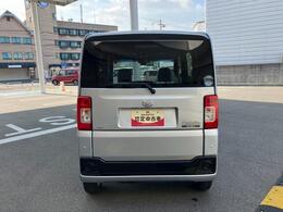 当店はダイハツ正規ディーラーです。キッズスペースも完備してますので、是非ご家族でご来店下さい。