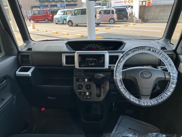 窓ガラスが大きく、運転もし易いですよ♪