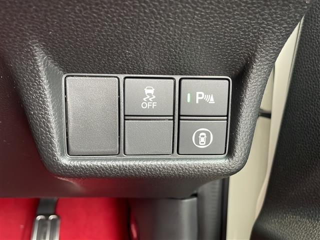【運転席操作部】快適なドライブを楽しむための機能が装備されています！運転席から触れるので、使いやすいです！除菌プランいれていただくと、さらに清潔で安心していただけます！
