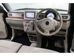 HE03系、スズキのアルトラパンが入荷しました。レギュラーで走行するガソリン車です。車両重量680kg・JC08モード燃費は35.6km/L・直列3気筒エンジン・52馬力のお車です（※カタログ参照）。