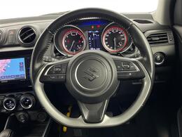 【ステアリング】軽い力で扱いやすいハンドルです。目立つ傷やスレなどなく綺麗な状態です！除菌プランいれていただくとさらに快適に！清潔なお車はお子様にも安心ですね！