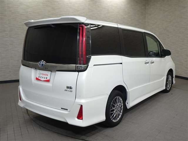走りにこだわりながら収納力も持ち合わせたお車です。荷物を載せて軽快なドライブを楽しめますよ♪
