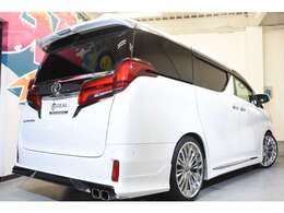 リアのテールランプも【シーケンシャルウインカー】も付いてます★