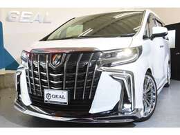 YouTube★GEALチャンネルにてお車の解説なども更新してメーカーオプション【3眼LEDヘッドランプ＋LEDクリアランスランプ＋LEDシーケンシャルターンランプ（フロント＆リア）】も装着済みです