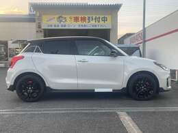 オーディオレス仕様です。お客様のお好きなナビやCDデッキをお値打ち価格でお選びいただけます。