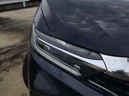 【LEDヘッドライト】ディスチャージヘッドライト（HID）と同等の明るさで、夜道や雨天走行が明るく視界良好！！　フォグライトも装備で、安心感さらにUPです♪安心ドライブを楽しんで下さい♪