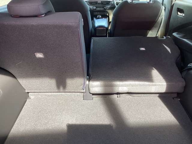 後部座席のシートアレンジで荷室広がる！用途に合わせて賢く使っちゃいましょう☆