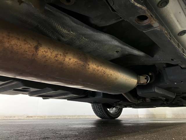 ☆錆も少なく、下廻りも綺麗です！追加で下廻り防錆処理承っております！