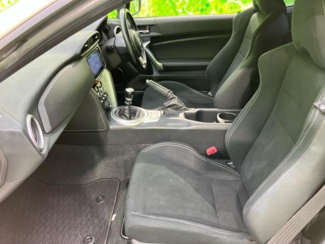 WECARS（ウィーカーズ）は全国250店舗展開！お客様が安心してカーライフをお楽しみいただけるよう社員一同心を込めてサポートいたします。