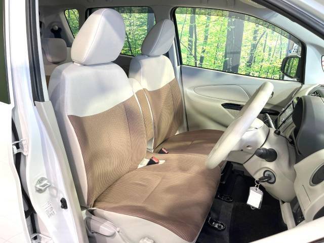 運転席シート廻りは使用感も少なく、良好な状態となっています。丁寧に使われていたことがよくわかりますね。