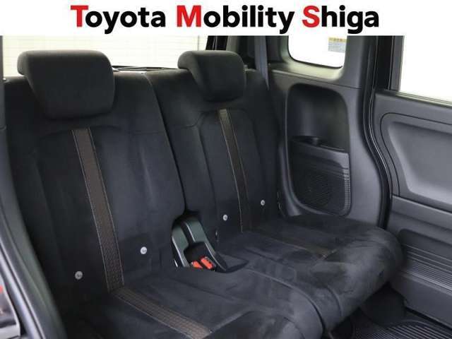 後席もゆとりあるスペ-スをしっかり確保。