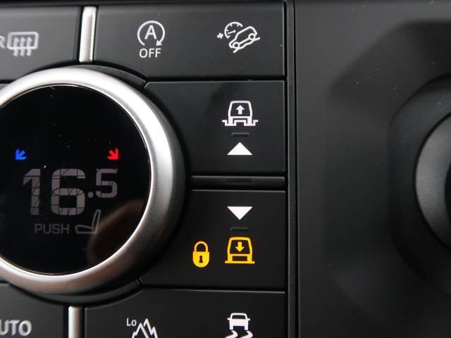 【電子制御エアサスペンション】搭載！最新のクロスリンクサスペンションによってドライビング性能がさらに進化しました。日常のオンロードから、困難を極めるオフロードまで幅広い路面環境に対応します。