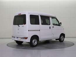 全国トヨタディーラーの中でも数少ない、トヨタ認定検査員が1台ずつ内外装をチェック。