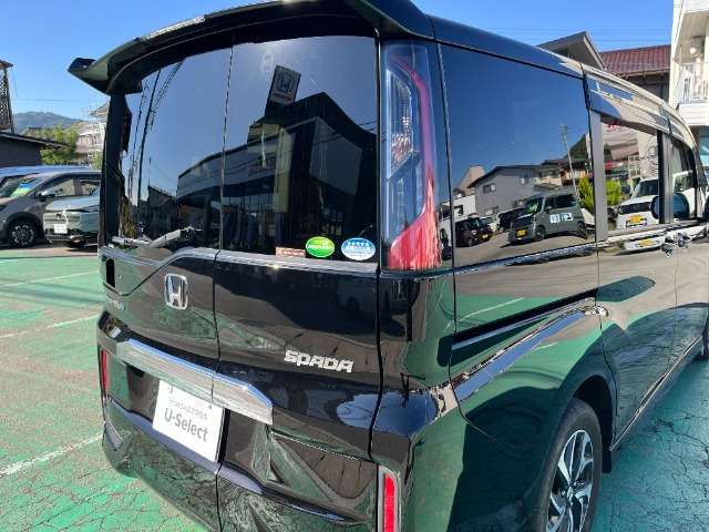 後ろのテールライトは一部LEDになっています♪