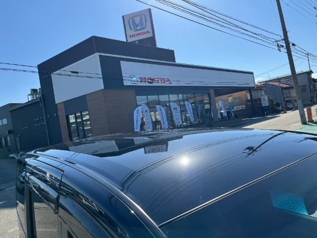 中古車という商品の特性ルーフには子キズや塗装しみ細かな凹み等があります