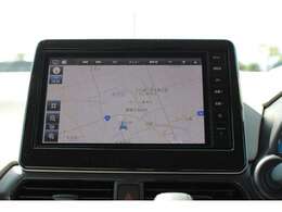 9インチ、フルセグTV機能付きナビゲーション搭載車です。長距離ドライブでも快適ですね。