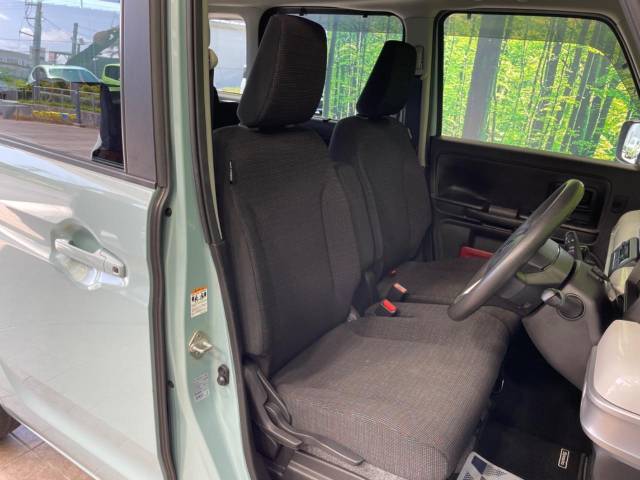 運転席シート廻りは使用感も少なく、良好な状態となっています。丁寧に使われていたことがよくわかりますね。