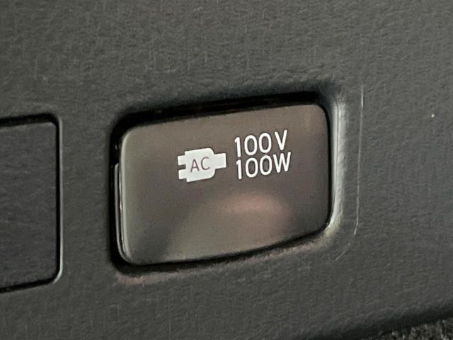 【1500Wアクセサリーコンセント】消費電力1500Wまでの家電が使えます。キャンプやスポーツ・アウトドアでのアクティビティはもちろん、災害・停電の際に大活躍♪