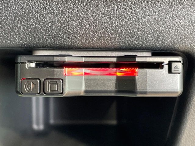 【ETC】高速道路の料金所をストレスなく通過！話題のスポットやサービスエリアに多い「スマートIC」利用時は必須のアイテムです。当店でセットアップを実施、ご納車当日からすぐにご利用いただけます！
