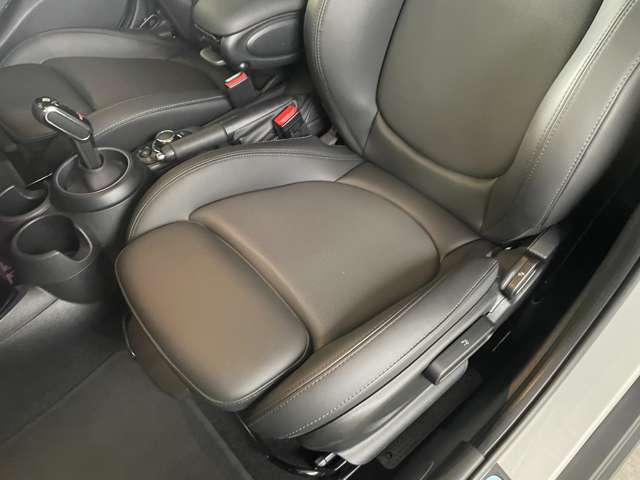 カーセンサーを見て電話しましたとお伝え下さい。078-261-1261までお気軽にお電話下さい。全国納車可能です。納車方法に関してもお気軽にご相談ください。