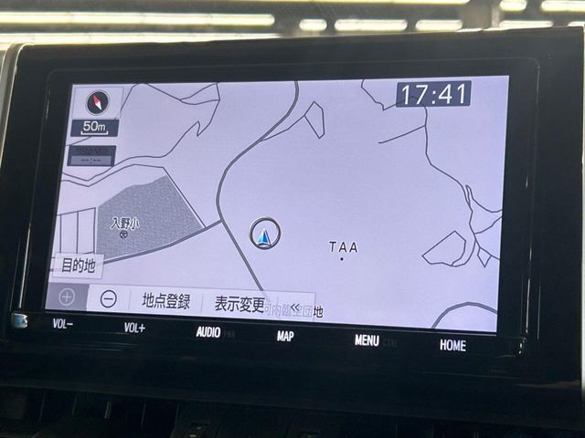 【純正ナビ】人気の純正ナビを装備しております。ナビの使いやすさはもちろん、オーディオ機能も充実！キャンプや旅行はもちろん、通勤や買い物など普段のドライブも楽しくなるはず♪