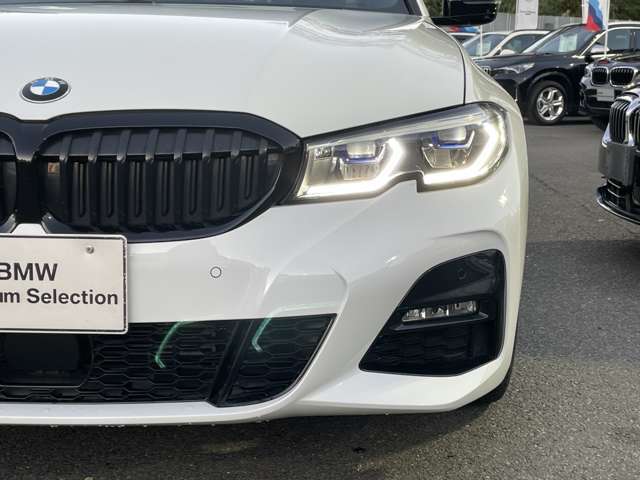 サービスにはドイツ本国と同様に教育と訓練を受け、BMWを知り尽くした「マイスターメカニック」が数多く在籍しております。納車前点検整備で、お客様に安心と安全をお届けいたします。