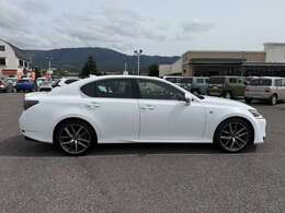 【輝き】　ご納車前のボディガラスコーティングやポリマーコーティングも低価格にてご提供しております。