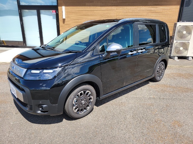 Hondaの新車はもちろんのこと、車検・点検・修理・保険など、クルマの事なら何でもお気軽にご相談ください。