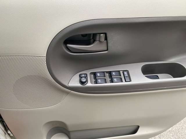 電動格納ミラーでよりコンパクトに！狭い駐車場でも安心です