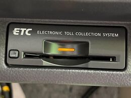 【ETC】高速道路の料金所をストレスなく通過！話題のスポットやサービスエリアに多い「スマートIC」利用時は必須のアイテムです。当店でセットアップを実施、ご納車当日からすぐにご利用いただけます！