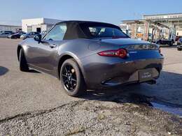 法定整備費用は本体価格に含まれております。洗練されたサービススタッフが法定整備を実施し、必要に応じて交換・修理作業を施したうえで、安心してお乗りいただける状態にしてお引渡し致します。