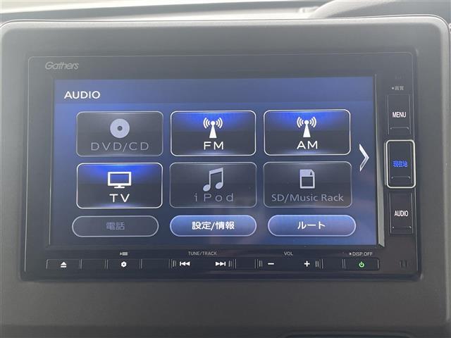 こちらオーディオ周りの写真になります。動作確認済みです。詳しい機能に関しましては装備欄を確認ください。車によっては多機能なナビなど、充実したオーディオがついている車両もあります。