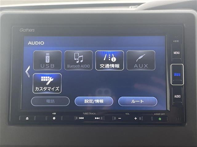 こちらオーディオ周りの写真になります。動作確認済みです。詳しい機能に関しましては装備欄を確認ください。車によっては多機能なナビなど、充実したオーディオがついている車両もあります。