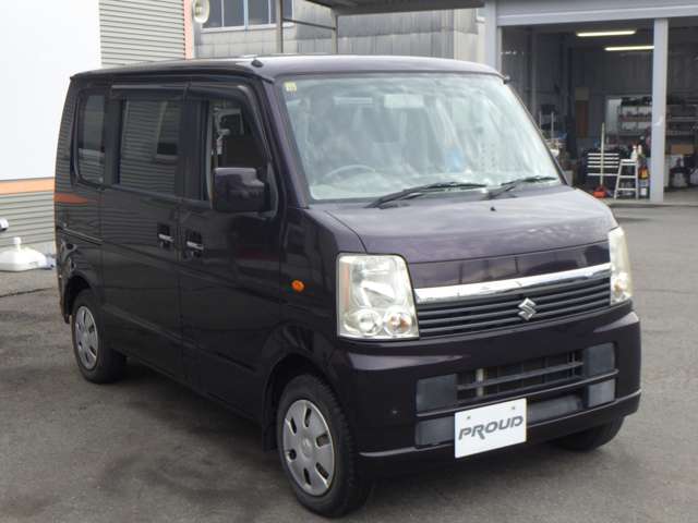 プラウドでは20代、30代のスタッフが元気よく対応させていただきます！「どんな車両があるのか見に来た」「ちょっと現車を見てみたい」などお気軽にご来店、ご相談ください♪