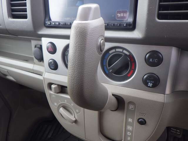 お客様のご要望やお車の状態に合わせて、各種整備、メンテナンスもお任せ下さい！！