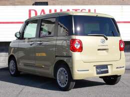 自社中古車専用板金工場で仕上げ済みの展示車を多数取り揃えています。