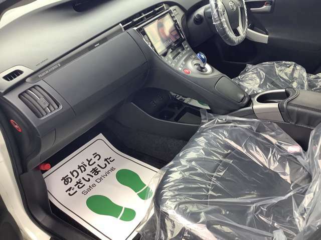 ハイブリッド車は作りが良く長く乗れる！と分かっていても初めてハイブリッド車に乗られる方は、不安が多いかと思います。その際はぜひ第三者機関の保証をお使い下さい！詳しくはスタッフまで！